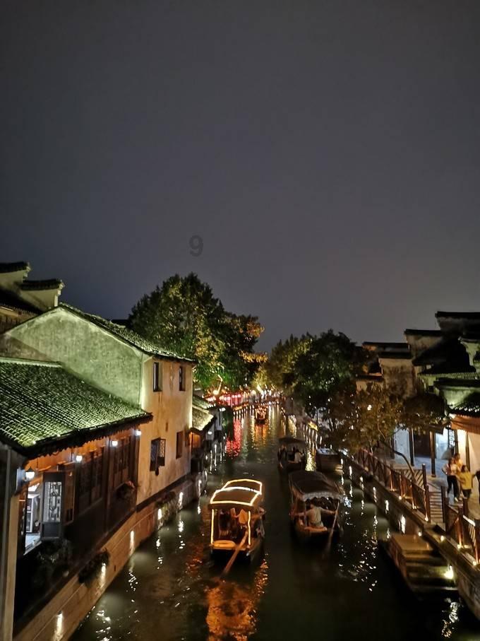 宋江变成大将军，带领手下征讨方腊，要替朝廷平定江山！游戏画面